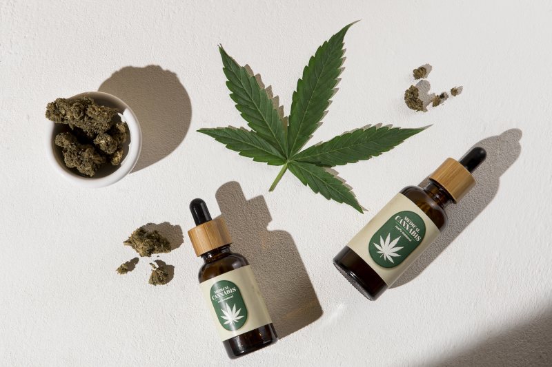 Medizinisches Cannabis: Cannabis-Blüten, Cannabis-Extrakt, Cannabis-Fertigarznei bei den Dr. Sibbel Apotheken in Herne und Wanne-Eickel